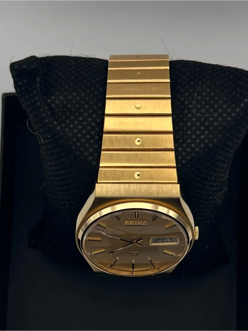Seiko SQ Men’s Gold Tone Watch Gold Dial Quartz 34mm Watch 6923-7099 New Battery